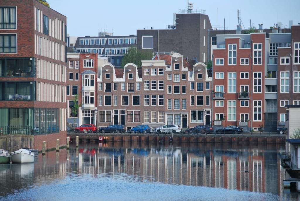 undefinedSchilderwerk in Amsterdam zeegelaar schilderwerk staat er klaar voor