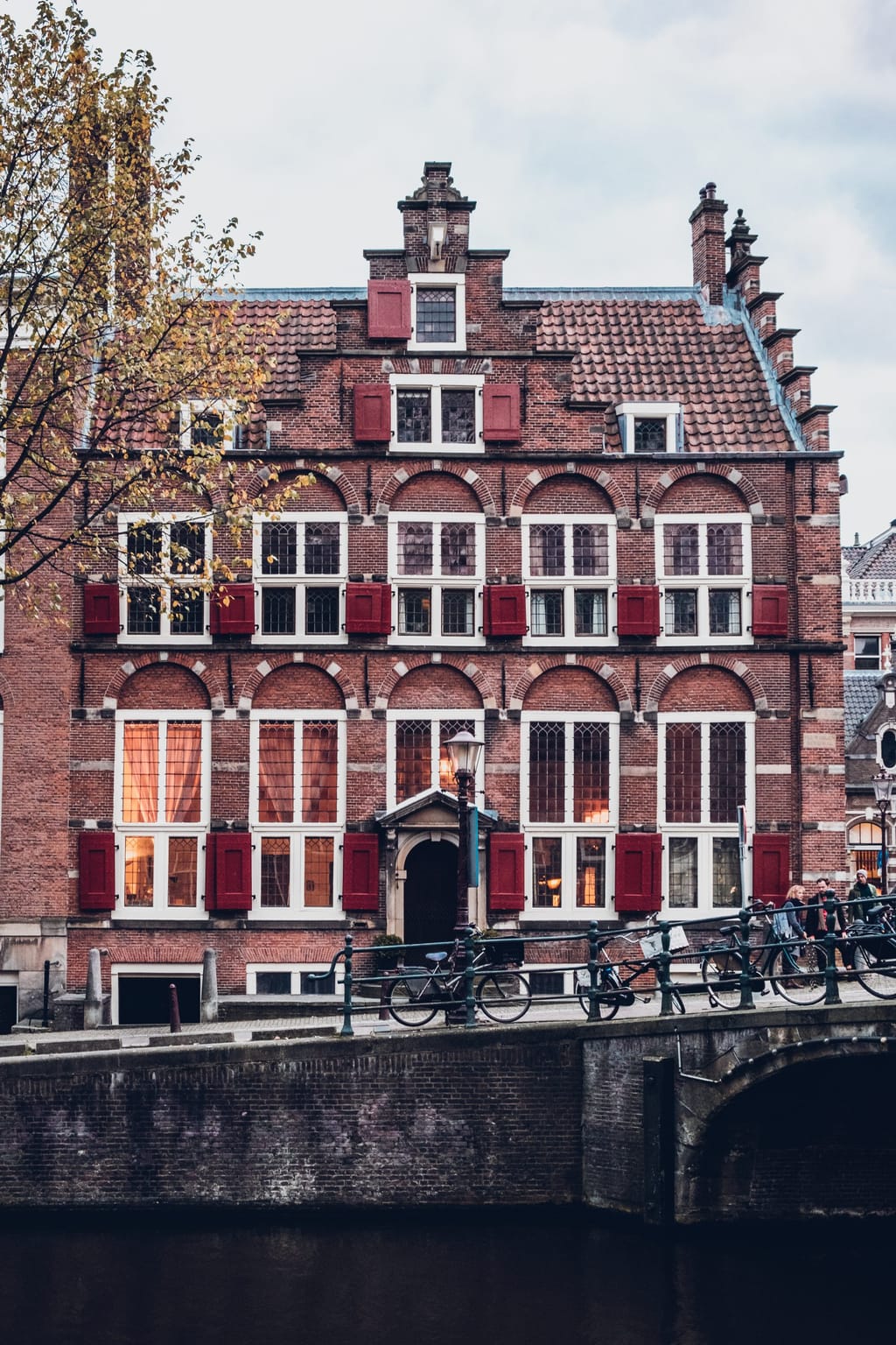 undefinedBuitenschilderwerk monumentaal pand Amsterdam Centrum